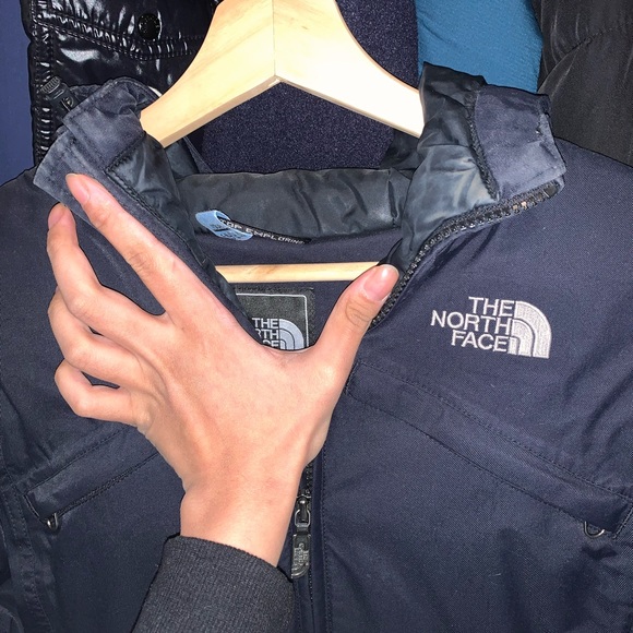 Women’s north face long winter parka - Picture 7 of 8